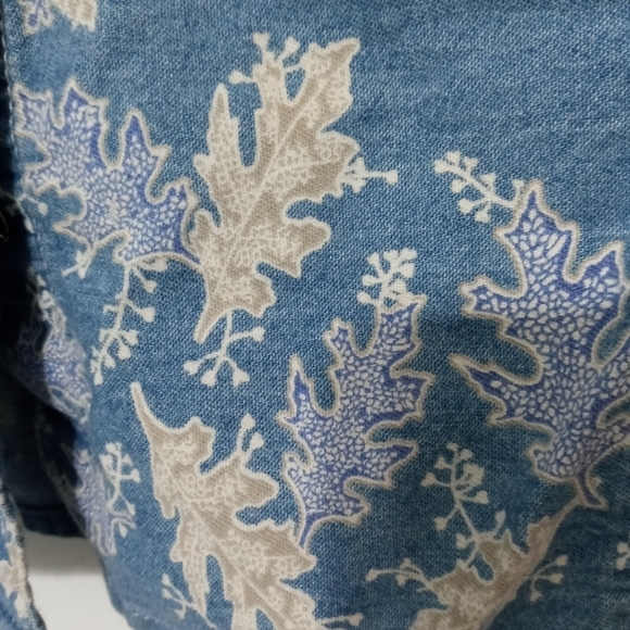 Classic Elements Women's Denim Button Down Shirt/Jacket  Leaf pattern - Picture 2 of 9